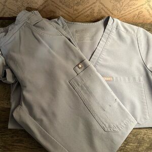 Figs Light Gray Scrub Set